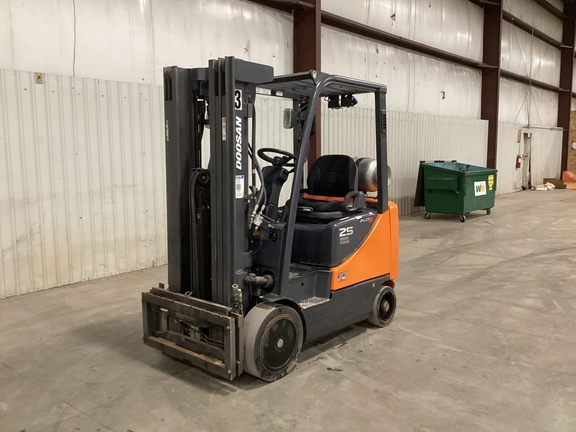 2019 Doosan GC25P-5 - Image 3